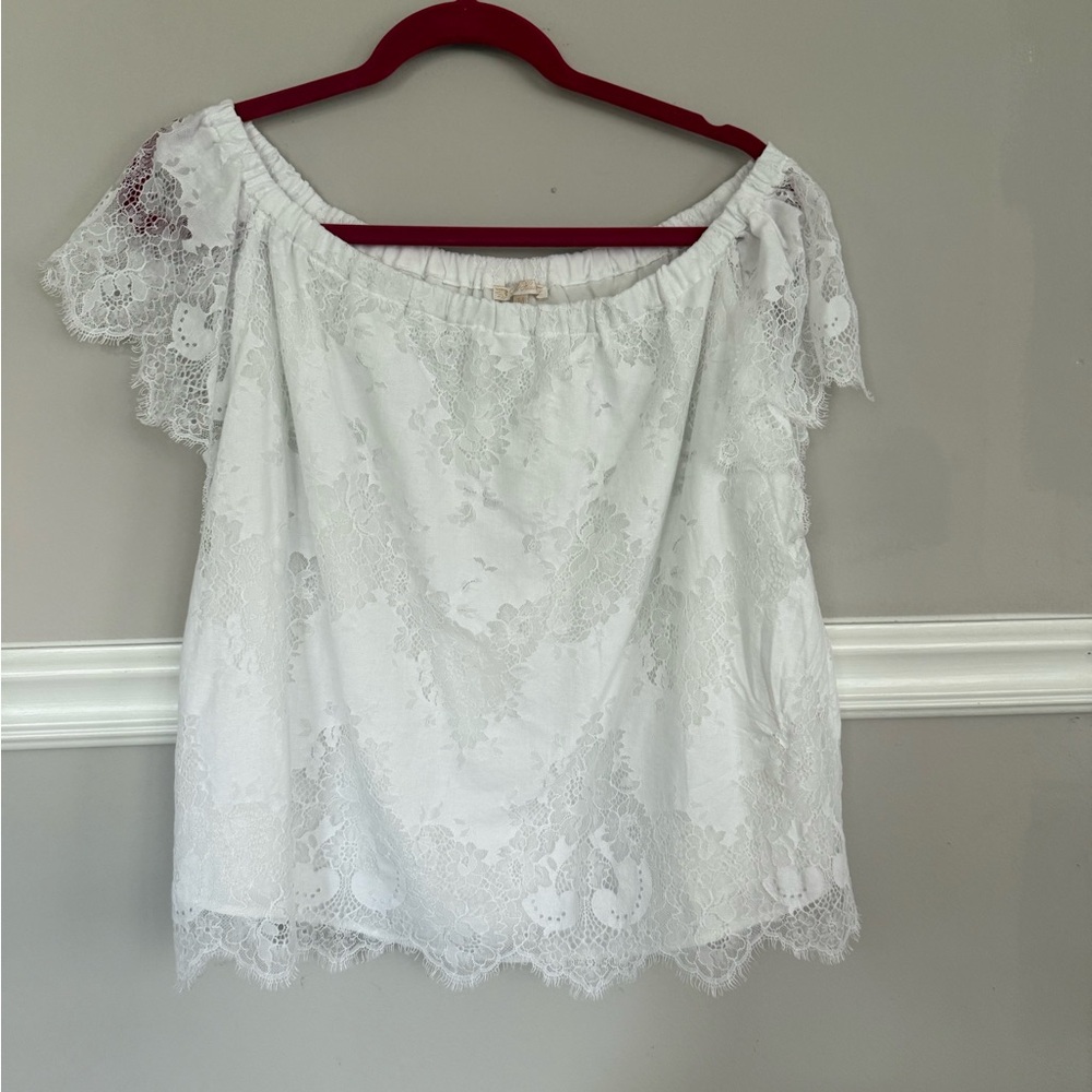 Gold Hawk Chic White Lace Off-Shoulder Blouse